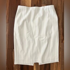 Tahari Never worn white with stripes pencil skirt
